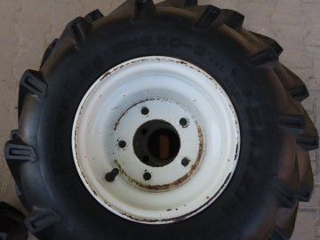 industriebanden met velgen