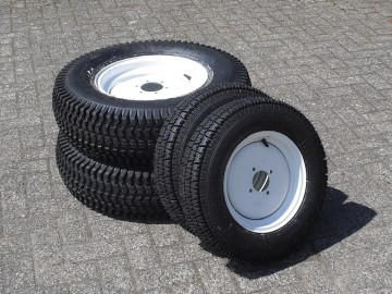 Set gazonbanden met velg
